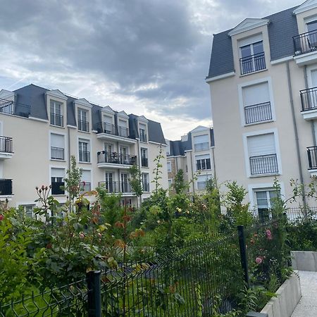 Le Chic De Villiers Sur Marne Apartment Bagian luar foto