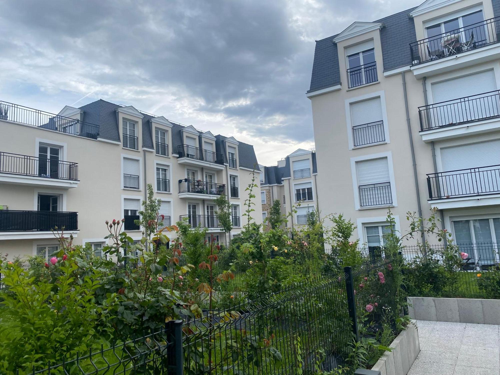 Le Chic De Villiers Sur Marne Apartment Bagian luar foto