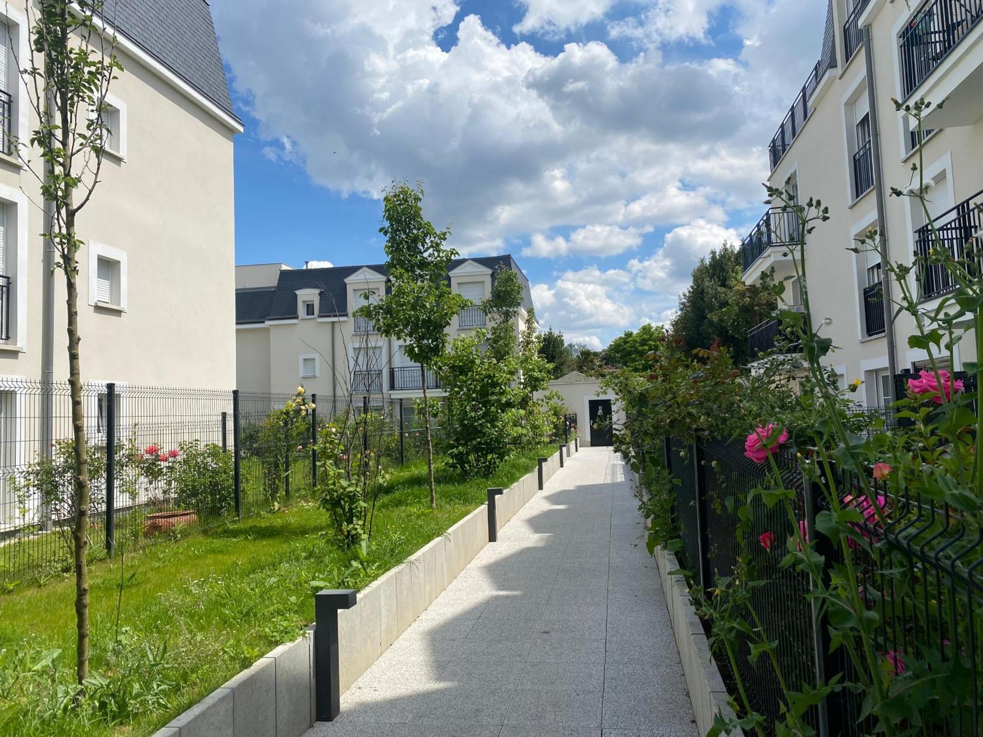 Le Chic De Villiers Sur Marne Apartment Bagian luar foto